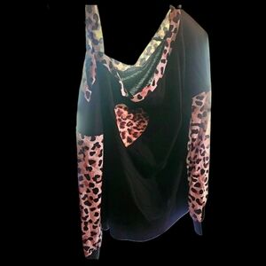 Cold one shoulder 🐆 top xxl nwot